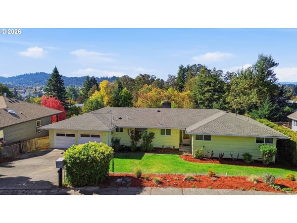 682 SUNSET DR, Springfield, OR 97477