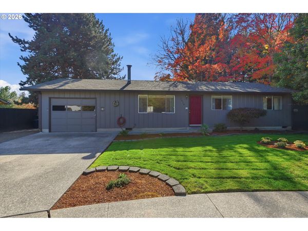 1424 NE 2ND CT, McMinnville, OR 97128