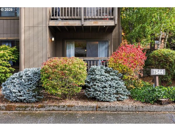 7544 SW BARNES RD, Unit C, Portland, OR 97225