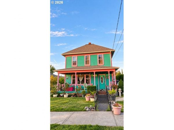 460 E COLLEGE ST, Mt. Angel, OR 97362