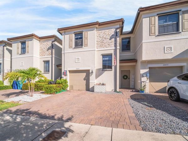 10217 SW 231st Ln , Miami, FL 33190