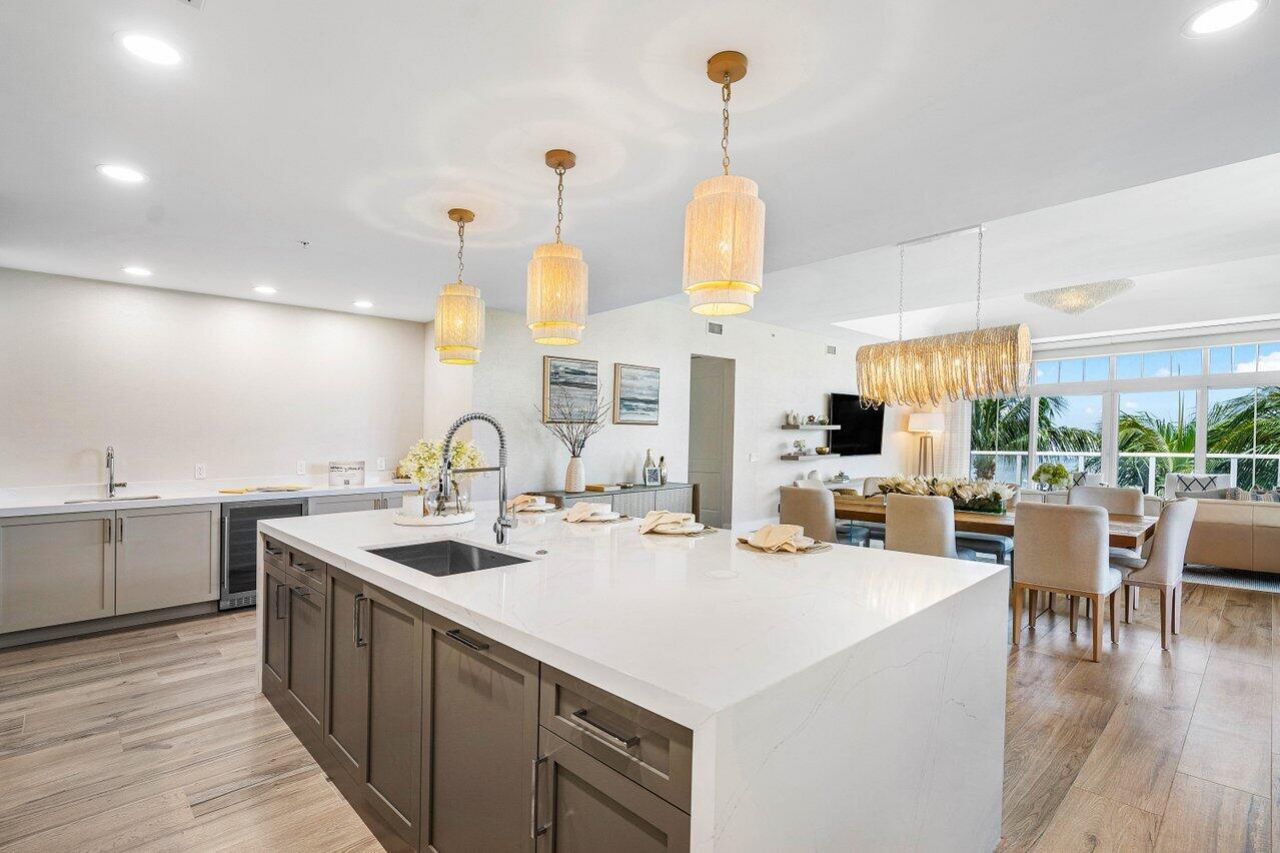 176 Lake Drive, Unit 1102, Palm Beach Shores, FL 33404 Photo