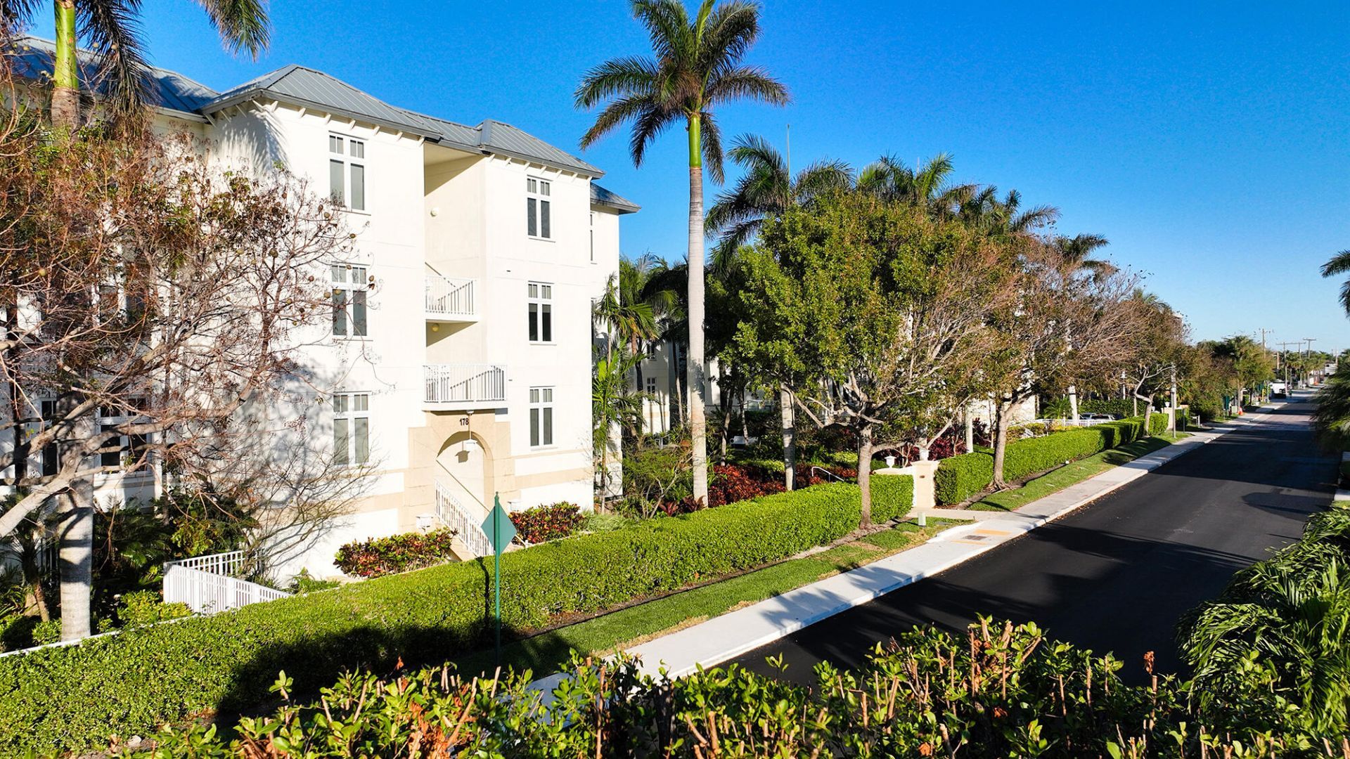 176 Lake Drive, Unit 1102, Palm Beach Shores, FL 33404 Photo