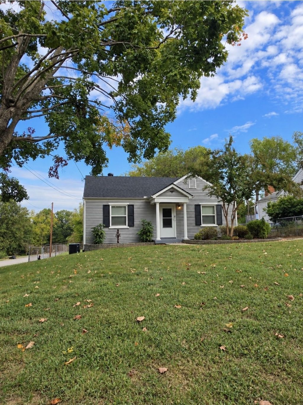 1322 Kenton Pl  Nashville, TN 37217