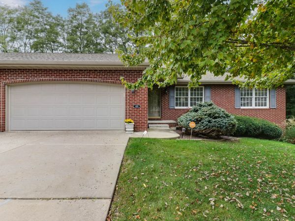 405 Hampton Cove , Peoria, IL 61607