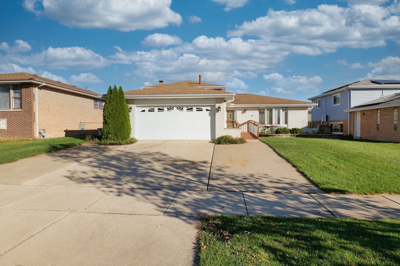8446 163rd Street, Tinley Park, IL 60487 Main Photo