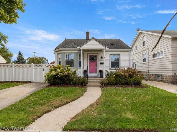 23309 Nona Street, Dearborn, Mi 48124