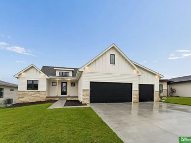 3306 S 212th Street, Elkhorn, NE 68022