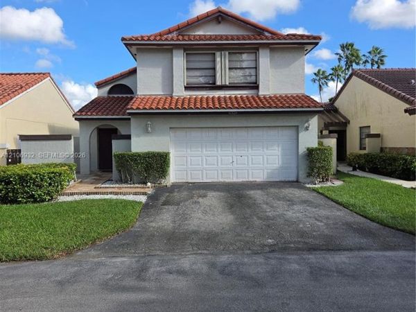 6328 NW 181st Ter , Hialeah, FL 33015