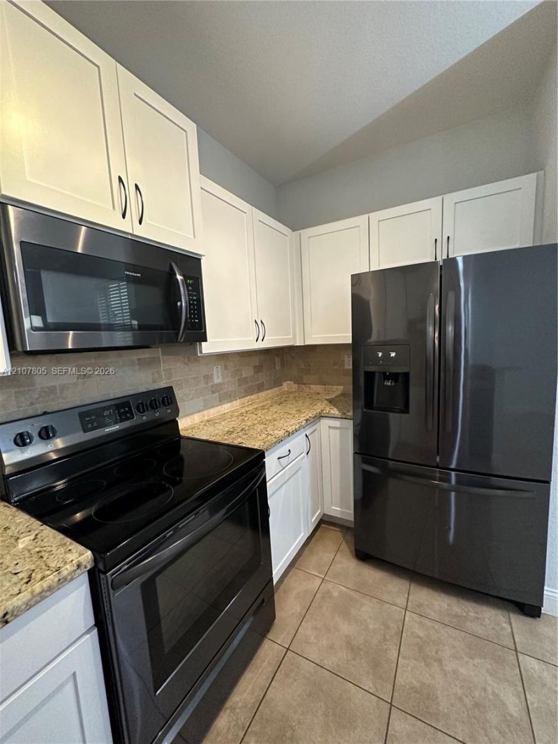 155 SW 7th Ct, Unit 155, Pompano Beach, FL 33060 Photo