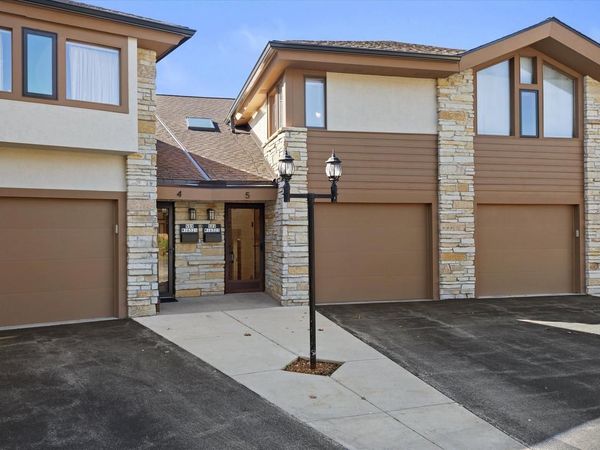 N89W16323 Main STREET, Unit B5, Menomonee Falls, WI 53051