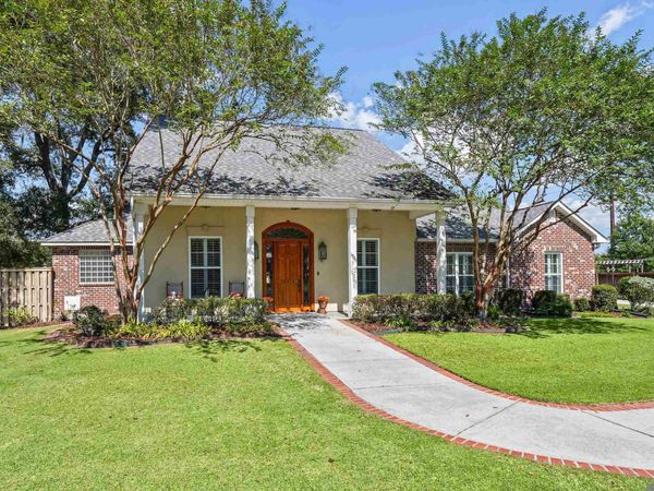 38374 Henry Rd, Prairieville, LA 70769