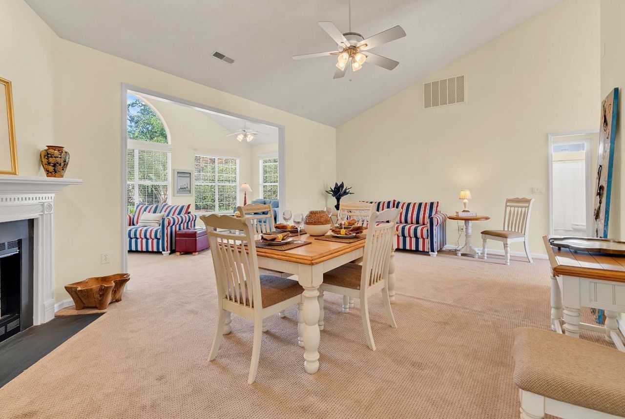 28 Opera Ct. Photo 14