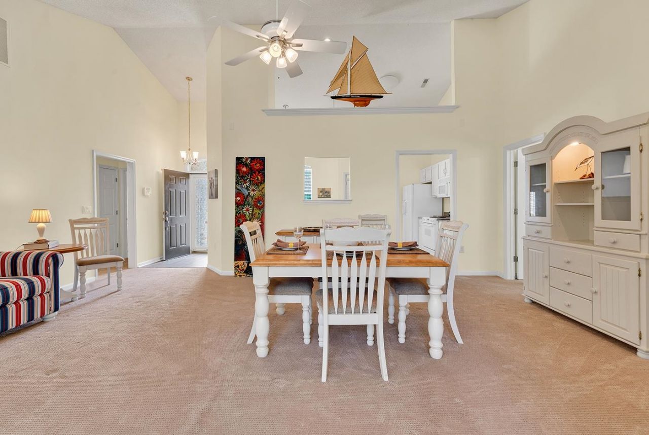 28 Opera Ct. Photo 15
