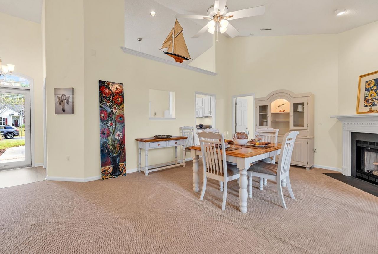 28 Opera Ct. Photo 7