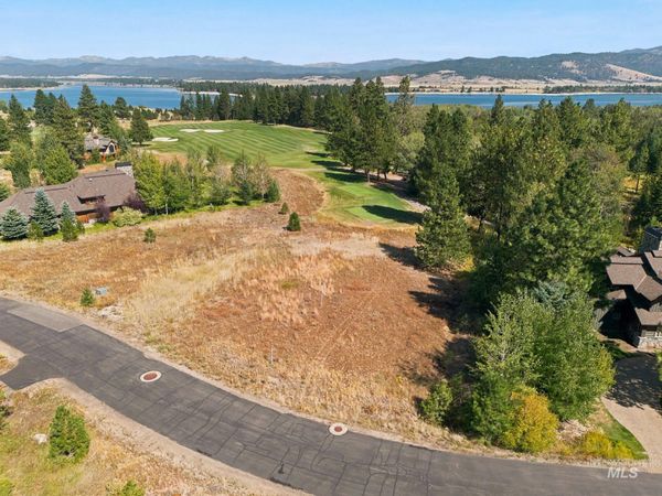 880 Discovery Dr, Donnelly, ID 83615