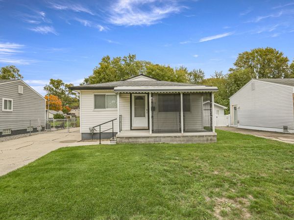 15110 Garden Street, Livonia, MI 48154