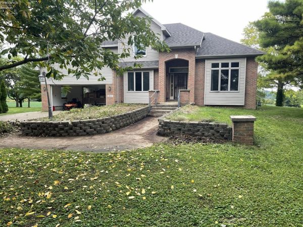 3621 Hull, Huron, OH 44839