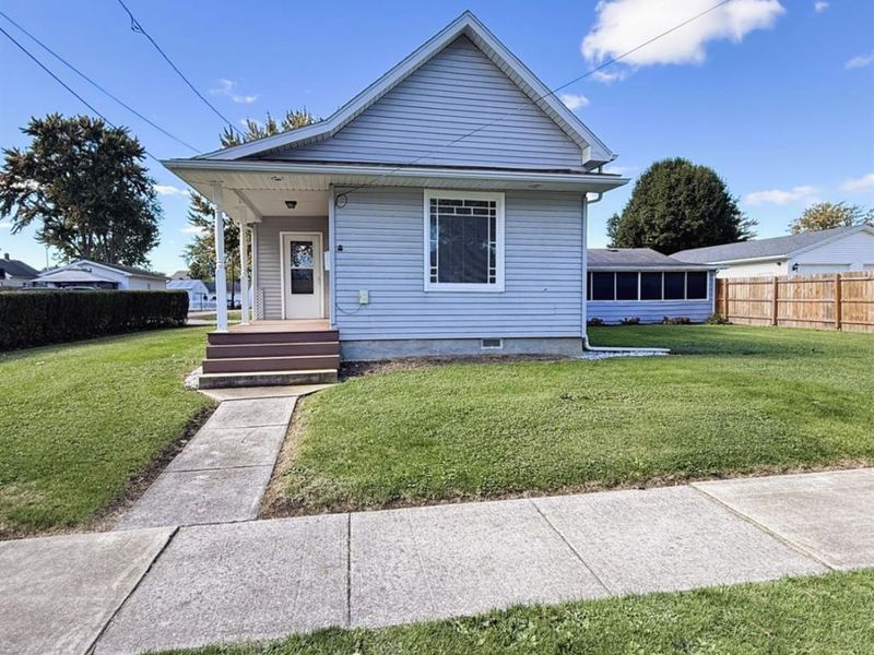 315 N Locust Street, Oak Harbor, OH 43449 Photo 2