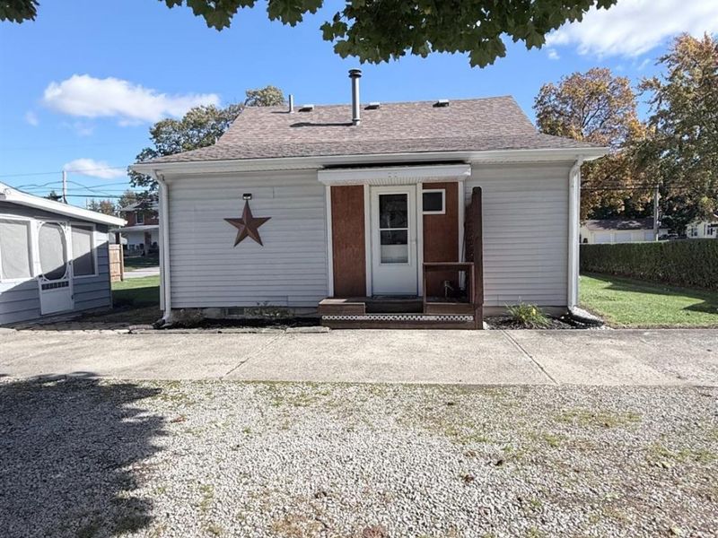 315 N Locust Street, Oak Harbor, OH 43449 Photo 4