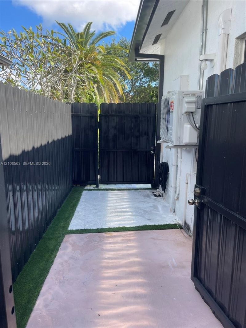 14554 SW 161 Ct , Unit Studio, Miami, FL 33196 Photo