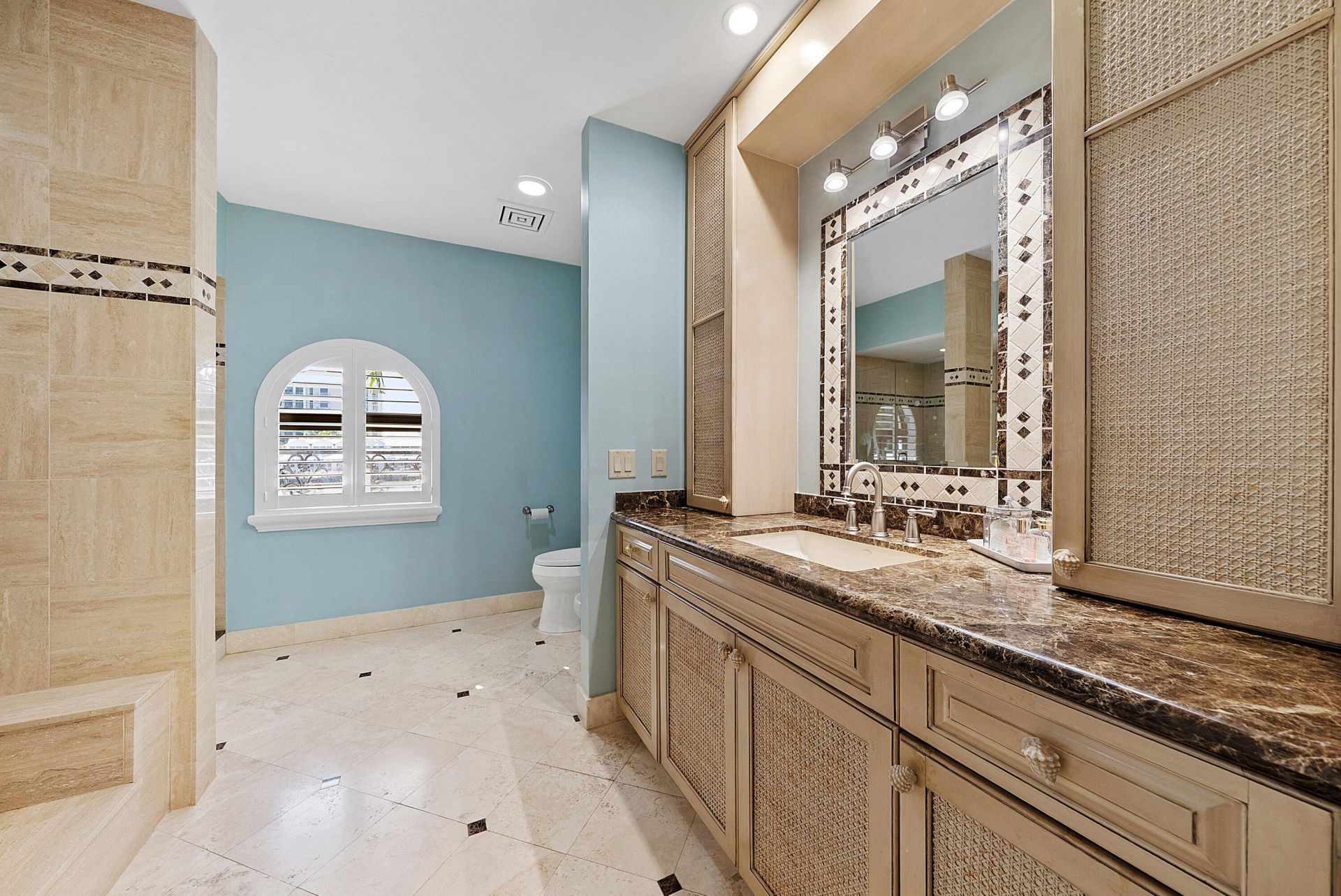 5598 N Ocean Boulevard, Ocean Ridge, FL 33435 Photo