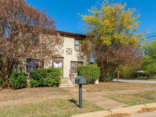 2841 Avenue H , Fort Worth, TX 76105