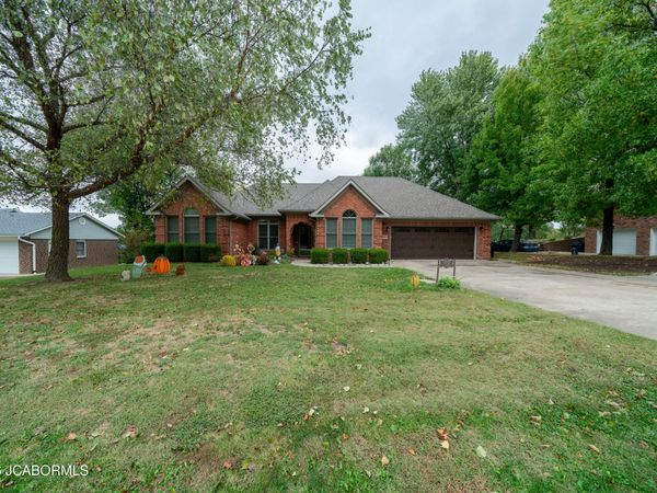 4652 HENWICK LANE, Jefferson City, MO 65109