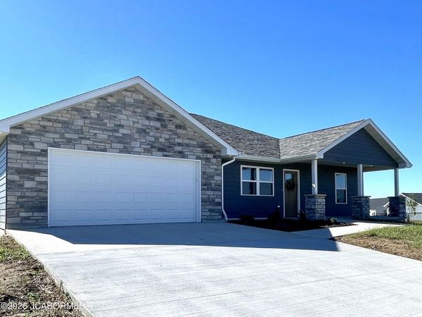 302 KARLIE COURT, Linn, MO 65051