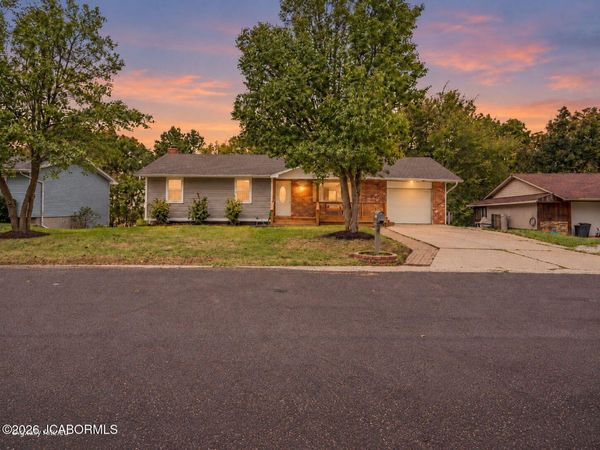 501 HACKBERRY BOULEVARD, Columbia, MO 65202