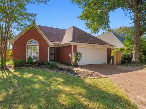 252 S WALNUT BEND DR, Cordova, TN 38018
