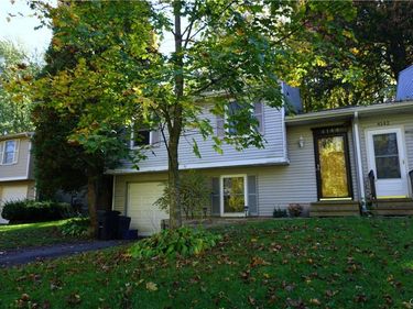 4144 Tommys Trail , Liverpool, NY 13090