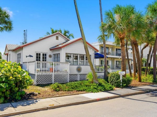 106 14TH AVENUE , ST PETE BEACH, FL 33706
