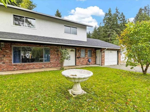 5536 Falls St , Port Alberni, BC V9Y 7Y6