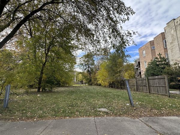 3612 S Lake Park Avenue , Chicago, IL 60653