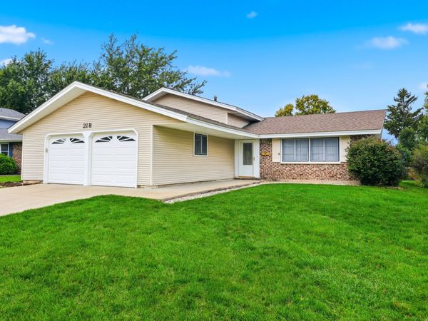 218 Desmond Drive , Schaumburg, IL 60193