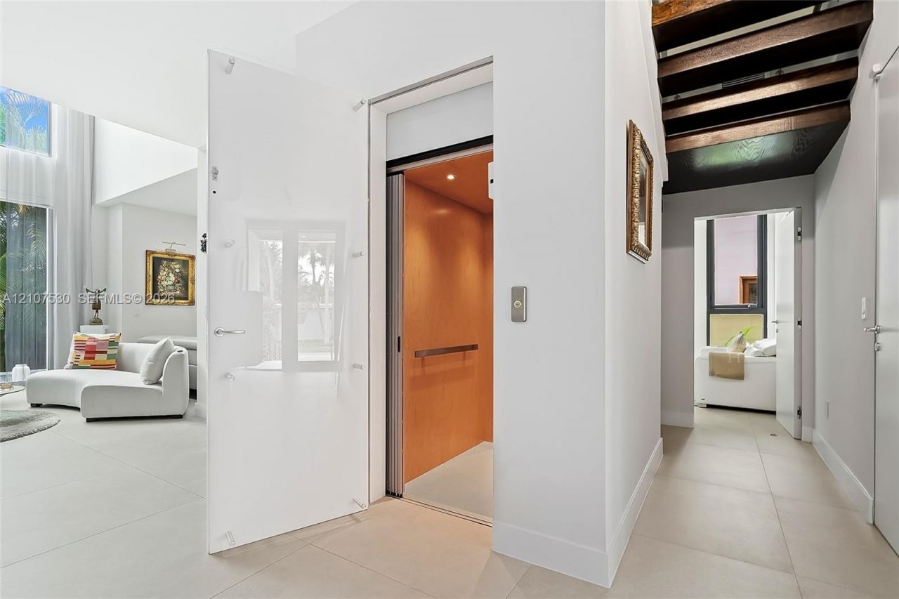 311 SE 189th St., Sunny Isles Beach, FL 33160 Photo