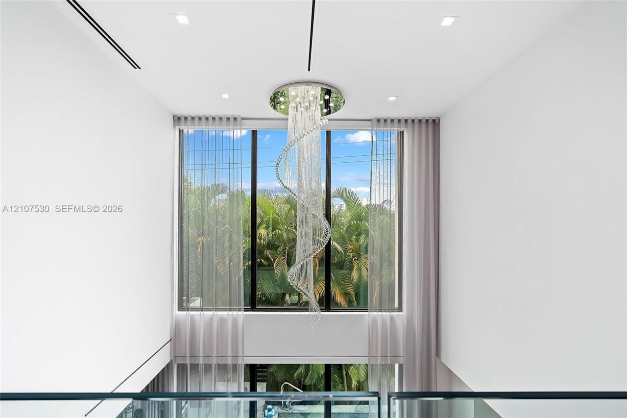 311 SE 189th St., Sunny Isles Beach, FL 33160 Photo