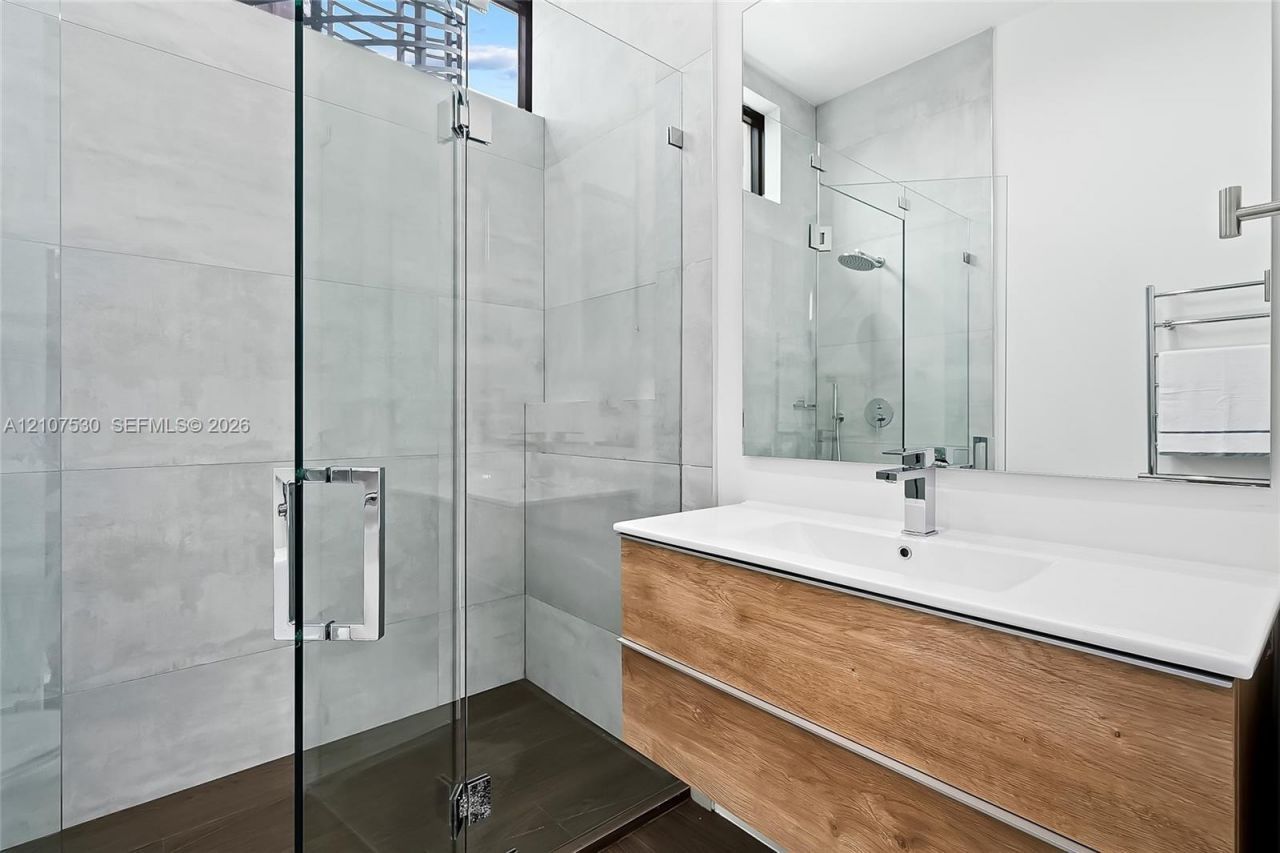 311 SE 189th St., Sunny Isles Beach, FL 33160 Photo