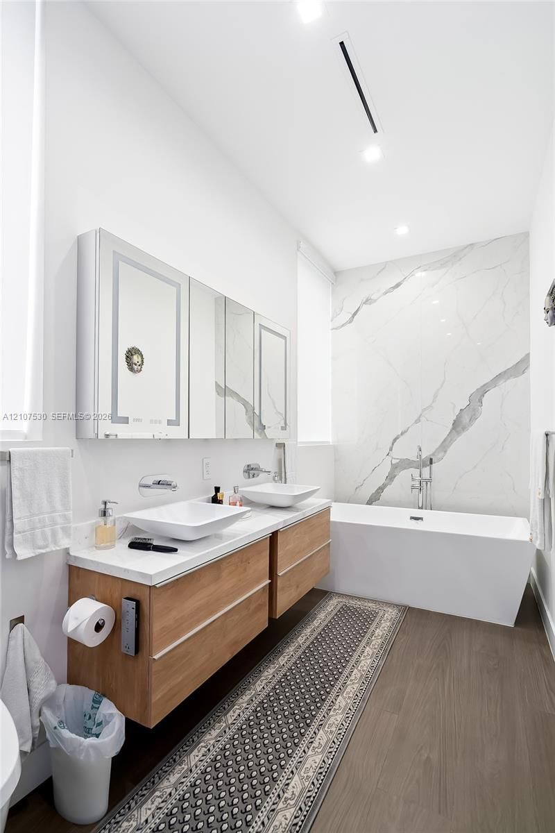 311 SE 189th St., Sunny Isles Beach, FL 33160 Photo