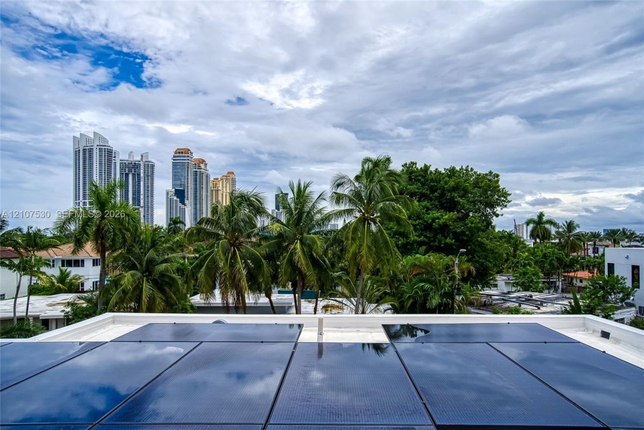 311 SE 189th St., Sunny Isles Beach, FL 33160 Photo