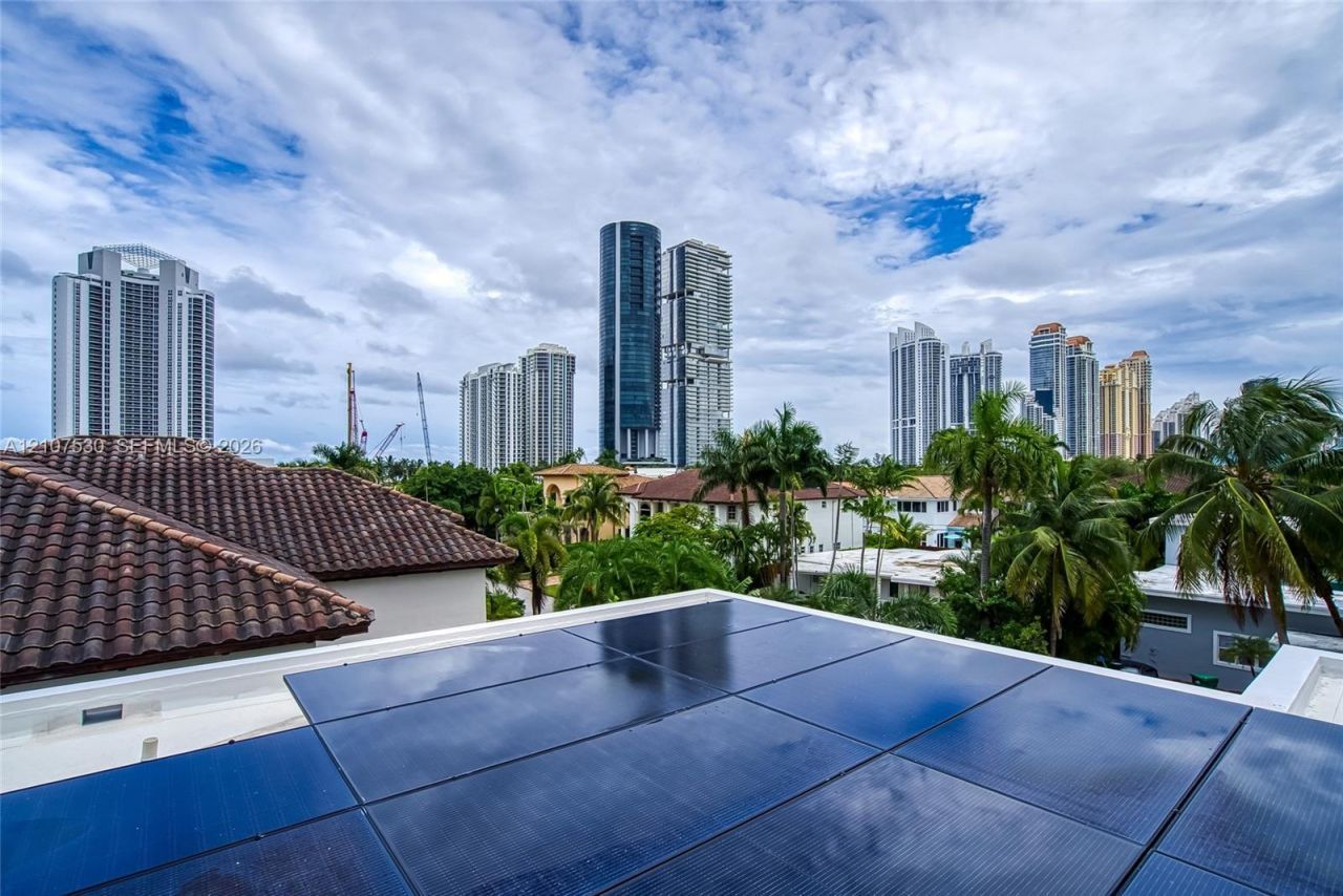 311 SE 189th St., Sunny Isles Beach, FL 33160 Photo