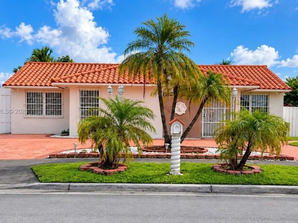 7931 W 6th Ave , Hialeah, FL 33014