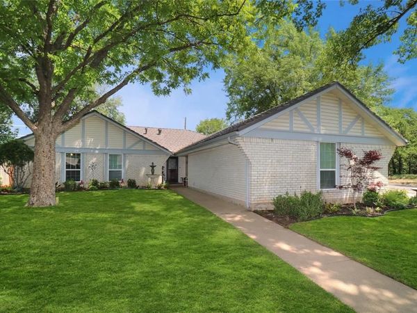 2001 Heather Way Drive, Arlington, TX 76012