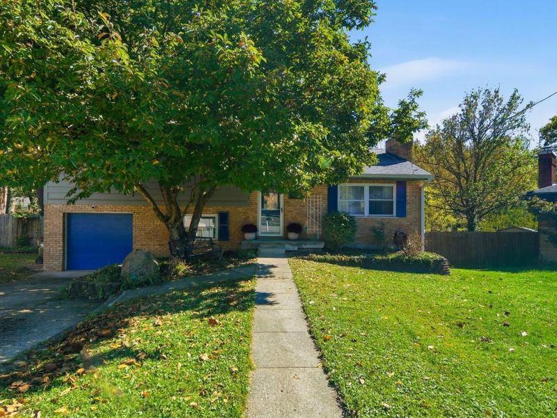 1614 Barnsdale Court, Anderson Township, OH 45230 Photo 2