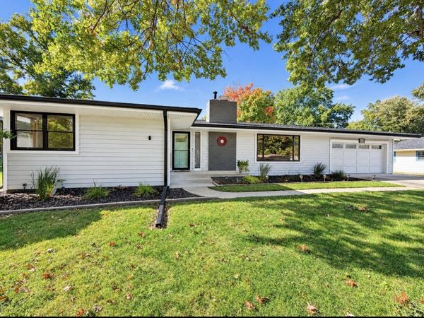 2720 Beverly Drive , Urbandale, IA 50322