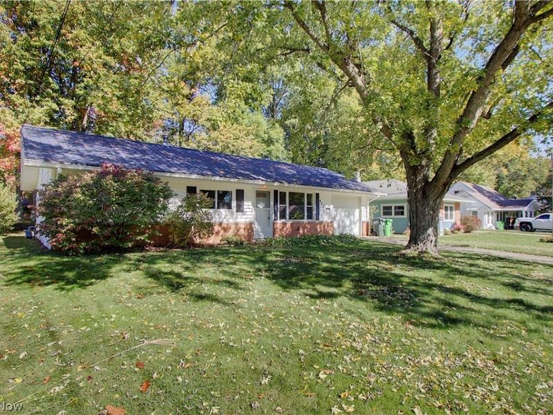 477 Linwood Drive, Alliance, OH 44601 Photo 3