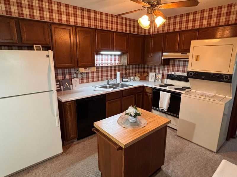 1381 Surrey Downs Road , Newark, OH 43055 Photo 4