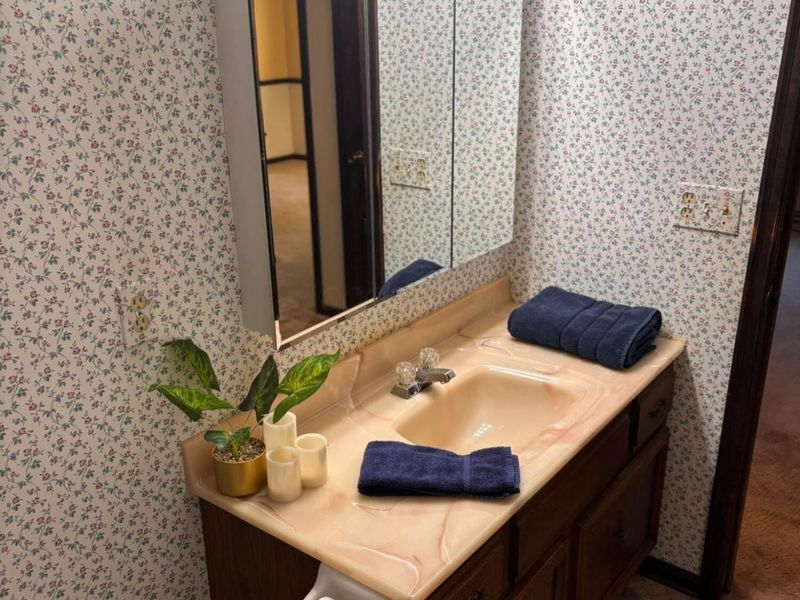 1381 Surrey Downs Road , Newark, OH 43055 Photo 7