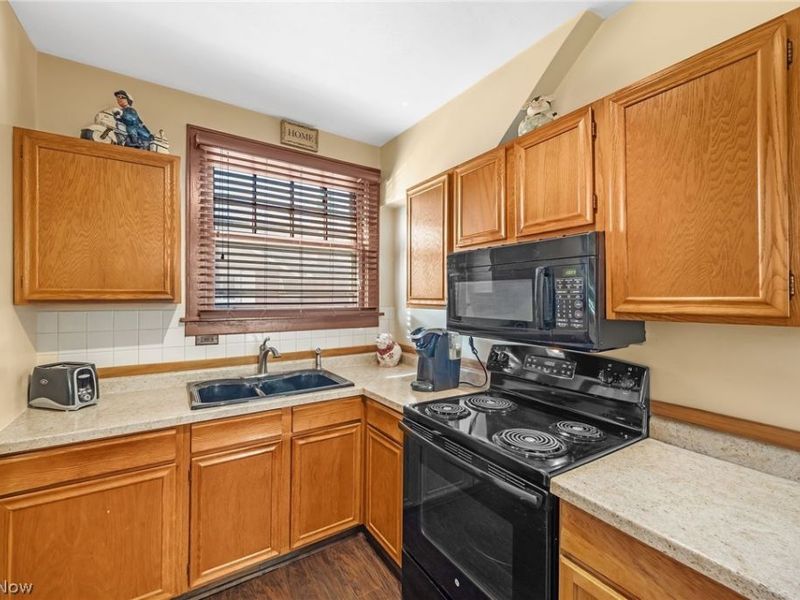 471 Sumatra Avenue, Akron, OH 44305 Photo 15